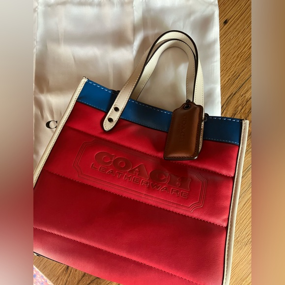Coach Field Tote 22 With Colorblock Quilting And Coach Badge LIKE NEW - Picture 7 of 12